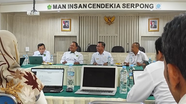 MAN INSAN CENDEKIA SERPONG TERUS BERJUANG DI ZONA INTEGRITAS