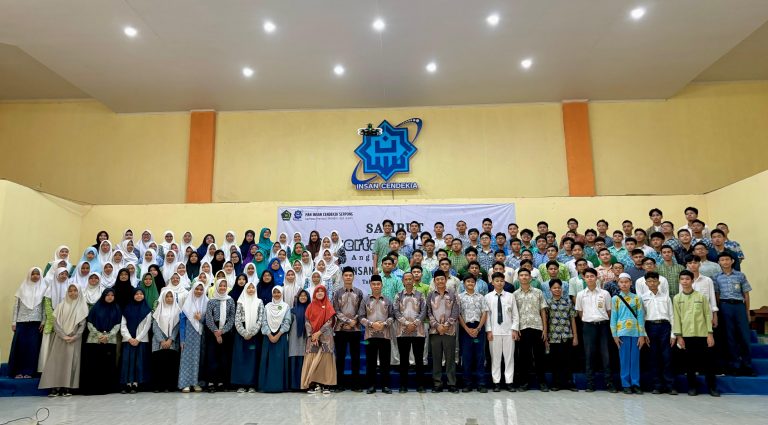 PENYAMBUTAN SISWA MAN IC SERPONG ANGKATAN KE-31 PENUH DENGAN SUASANA KEKELUARGAAN