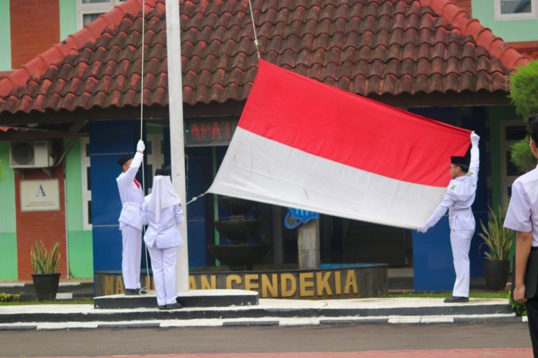 SEMANGAT BARU DI MAN IC SERPONG: ANGKATAN X SIAP UKIR PRESTASI!