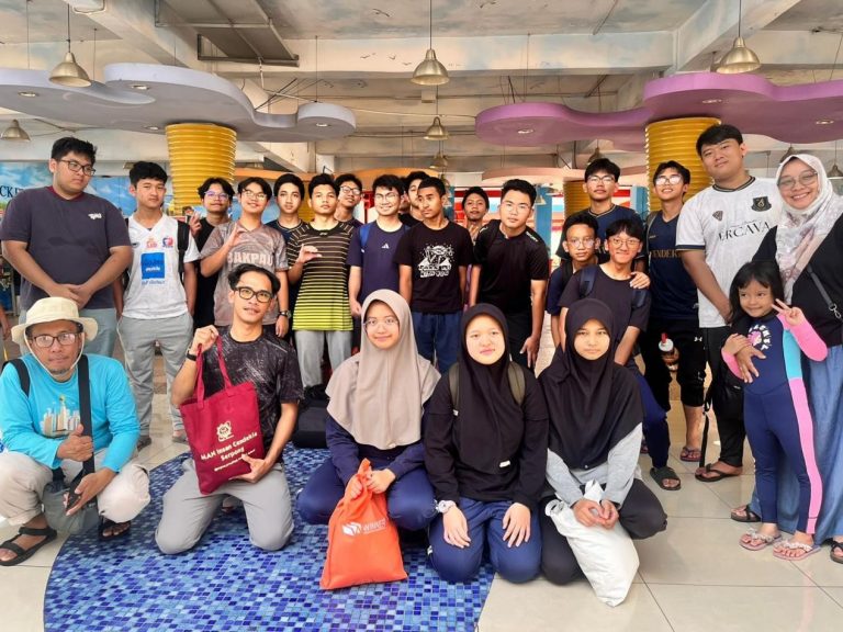 REKREASI DELEGASI OSN DAN OMI MAN ICS DI OCEAN PARK BSD