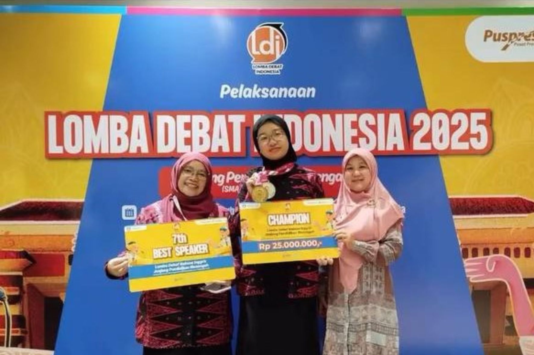 SEPAK TERJANG KALYCA, PERAIH JUARA 1 DEBAT BAHASA INGGRIS NASIONAL