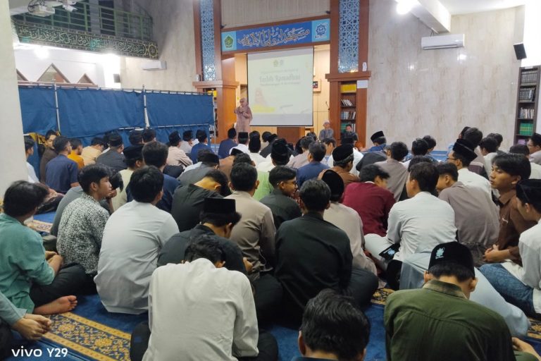 TARHIB RAMADAN : RAMADAN MENYAPA, AL QURAN MENJAGA