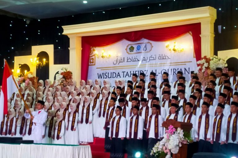 WISUDA TAHFIDZ ANGKATAN 29 ERCAVA
