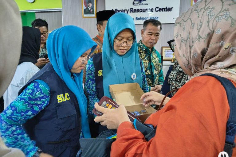 DARI SERPONG UNTUK INDONESIA: MERUMUSKAN LOMPATAN PERPUSTAKAAN SEKOLAH MENUJU GENERASI EMAS 2045
